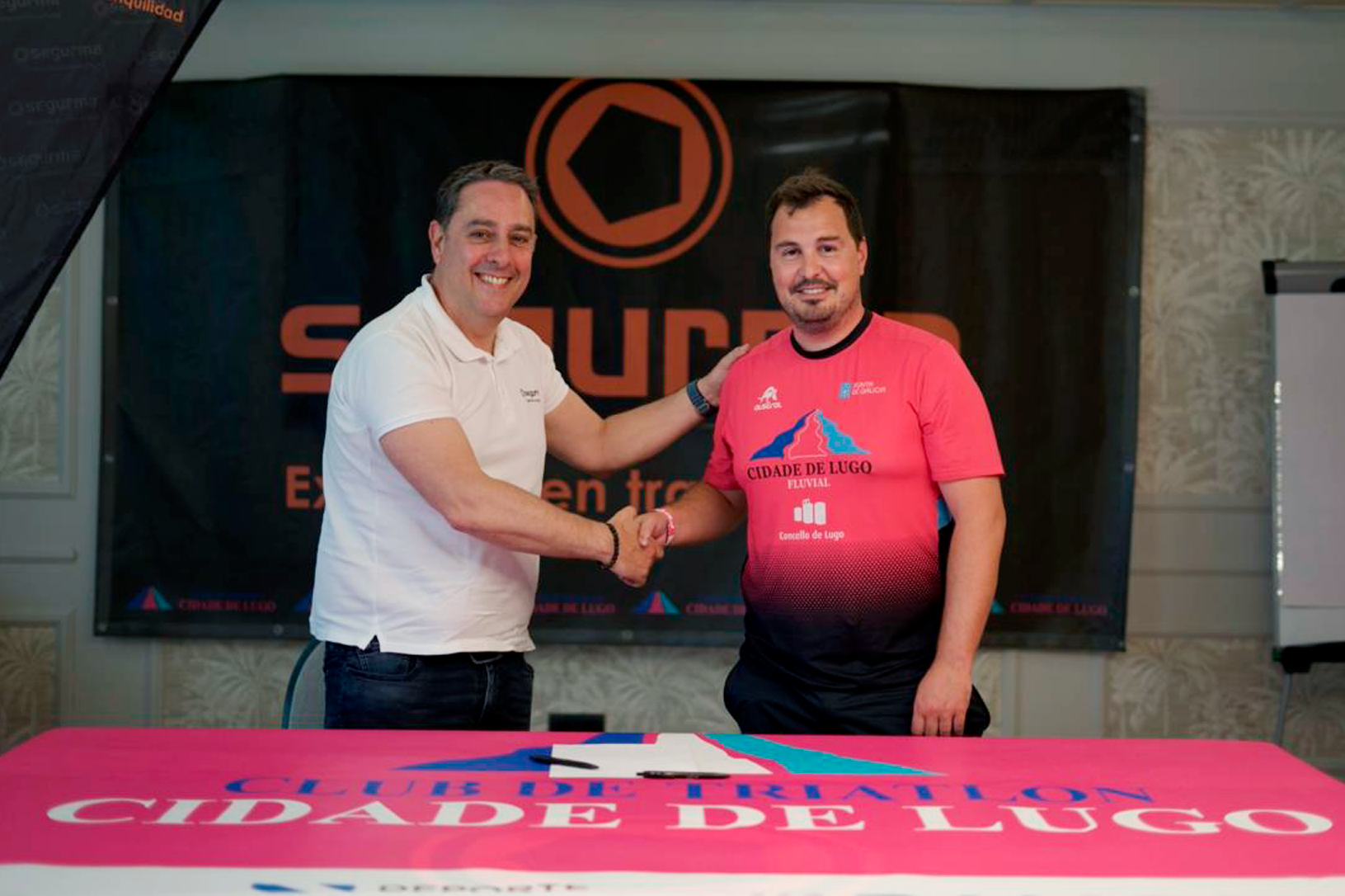 Segurma se convierte en patrocinador oficial del Club Triatlón Cidade Lugo